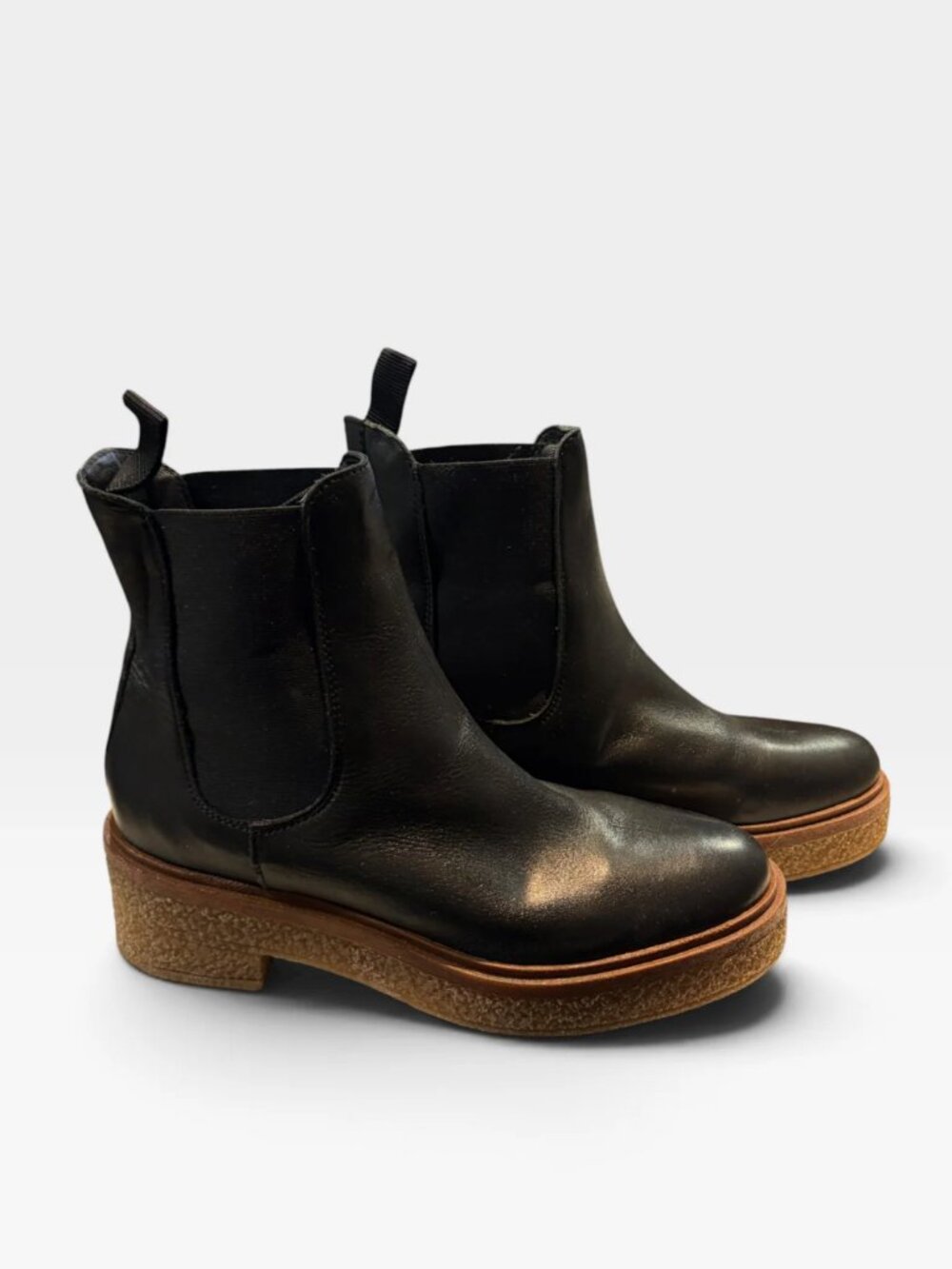 EOS Melbourne Black Bootie, 37